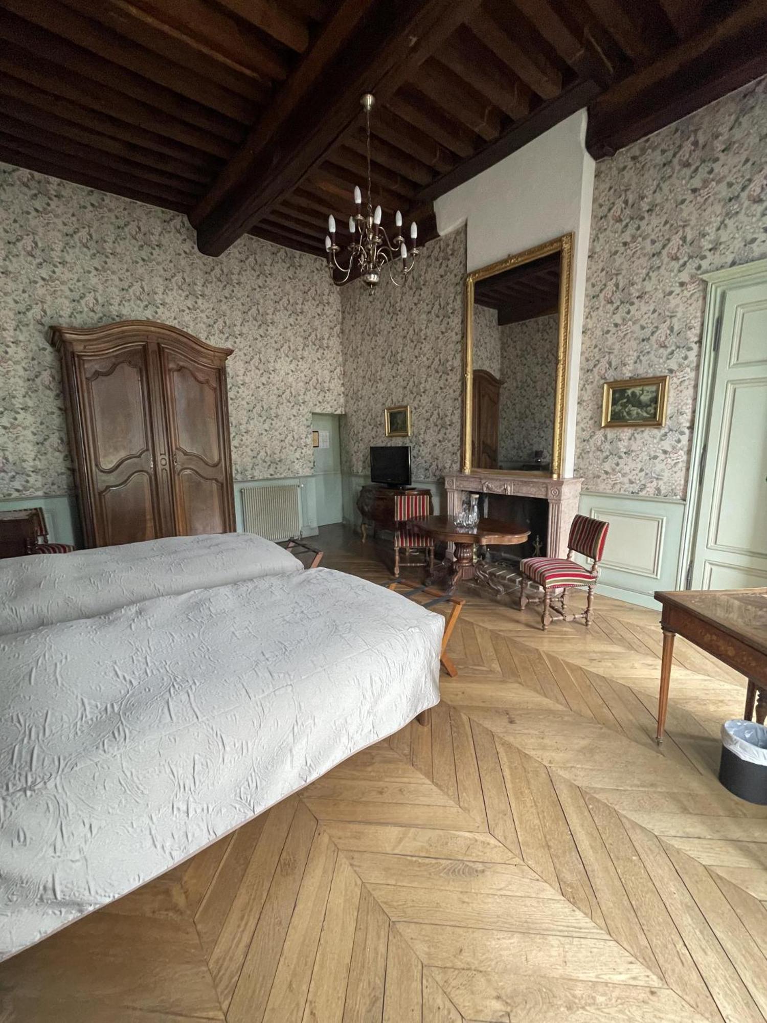 Chateau De La Berchere Нюи-Сен-Жорж Стая снимка